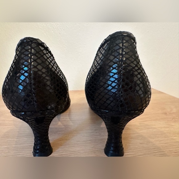 Stuart Weitzman Black Textured Pumps - Picture 5 of 7